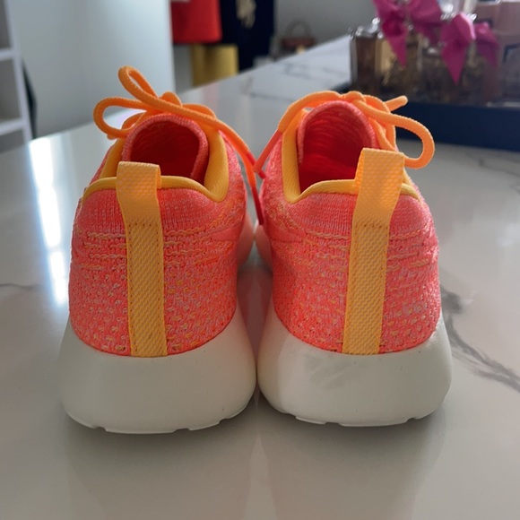 Nike’s - Picture 3 of 6